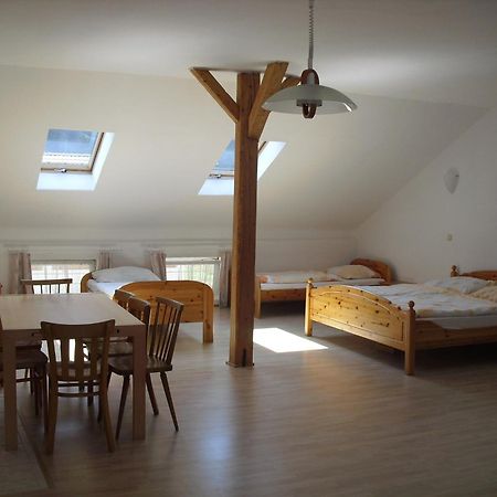 Gasthof Zum Heiligen Nikolaus Haibach ob der Donau Habitación foto