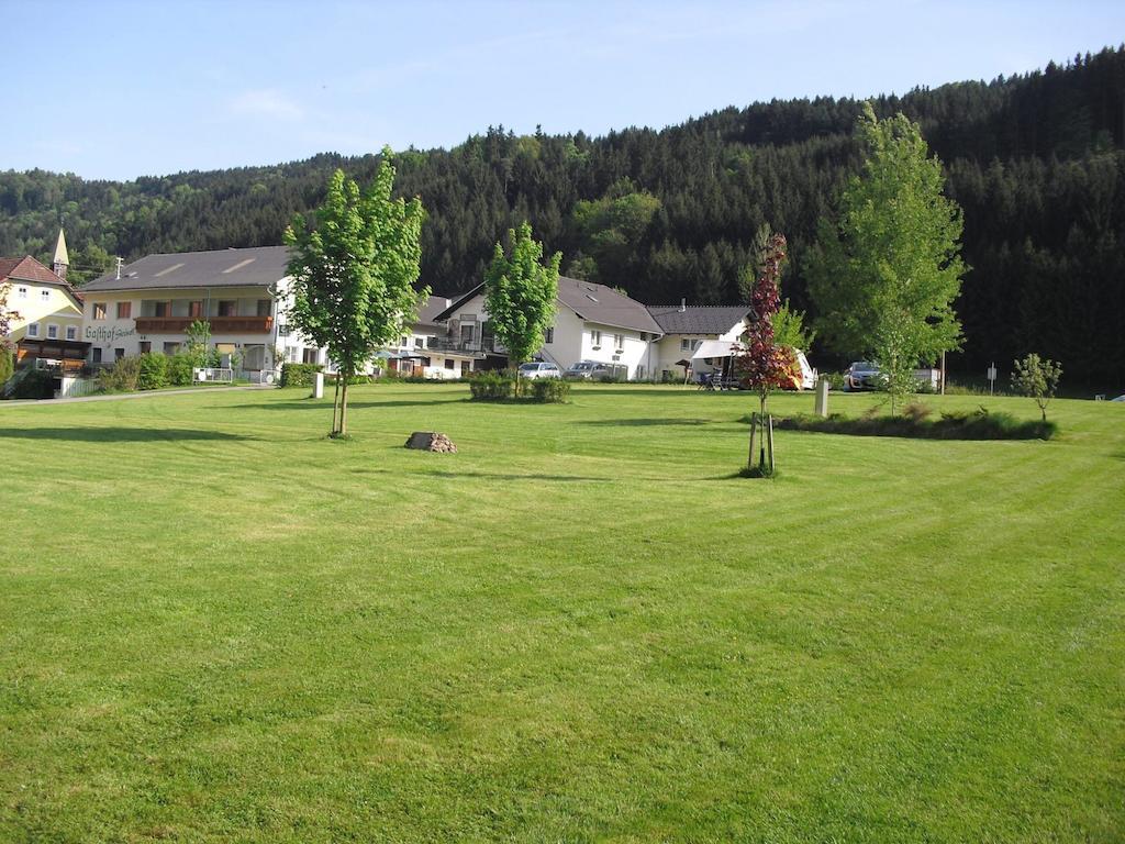 Gasthof Zum Heiligen Nikolaus Haibach ob der Donau Exterior foto