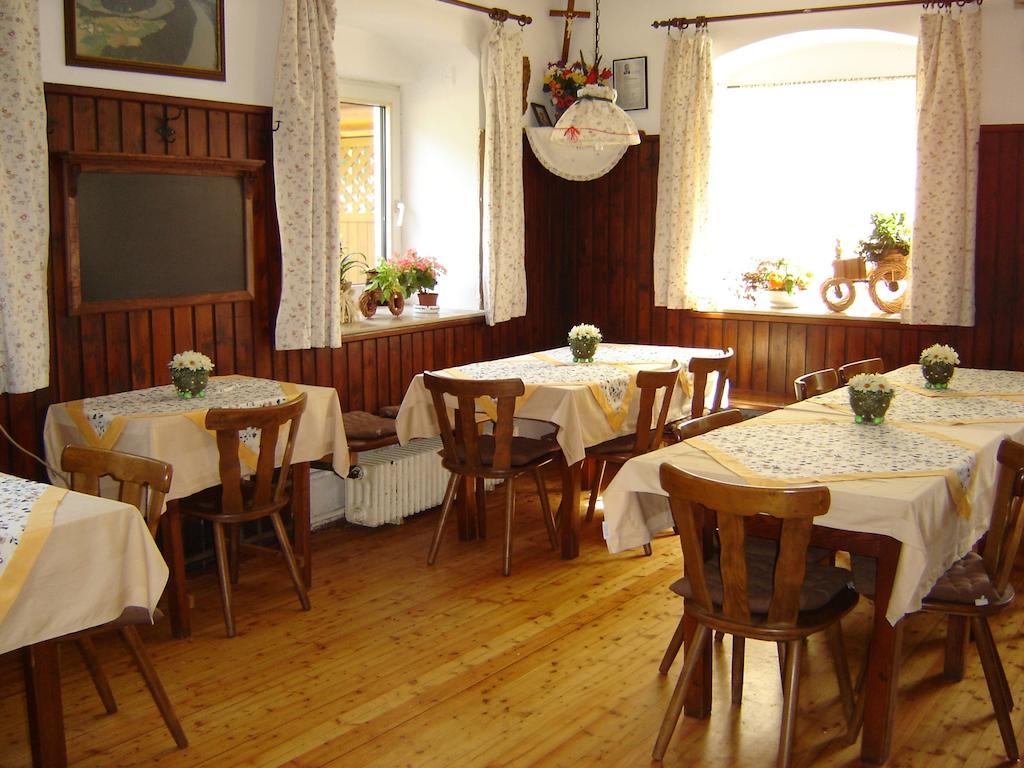 Gasthof Zum Heiligen Nikolaus Haibach ob der Donau Exterior foto